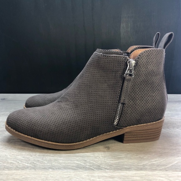 ‼️$5 SALE‼️ UNIVERSAL THREAD Marlis Boots - Picture 3 of 10